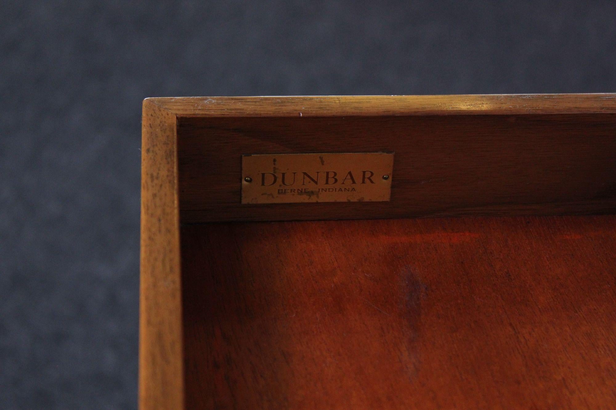 Petite table d'écriture avec tabouret conçue par Edward Wormley pour Dunbar en vente 9