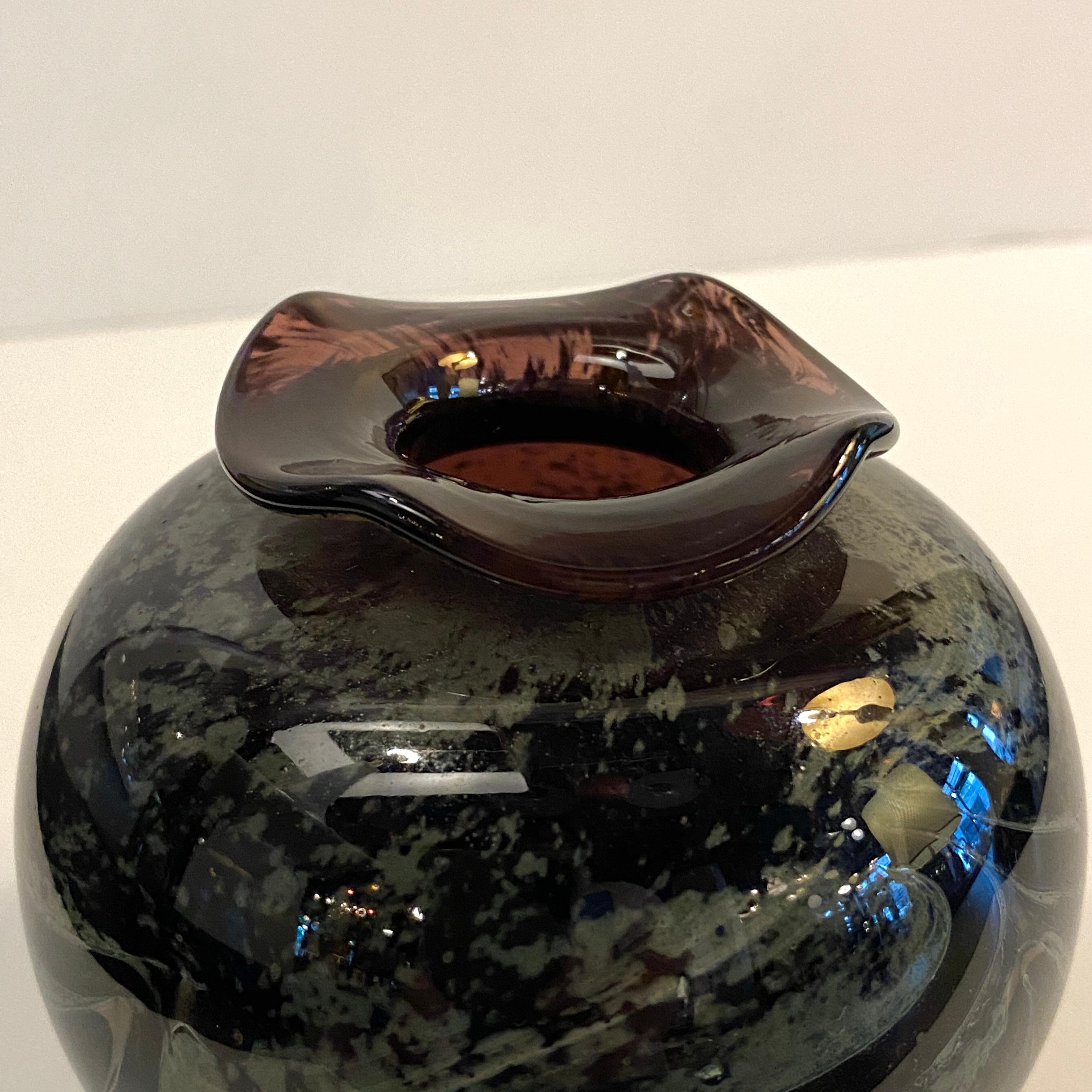 Petite Variegated Hand-Blown Art Glass Vase In Good Condition For Sale In Brooklyn, NY