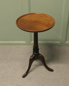 Petite Victorian Wine Table This lovely table stands on a three footed base