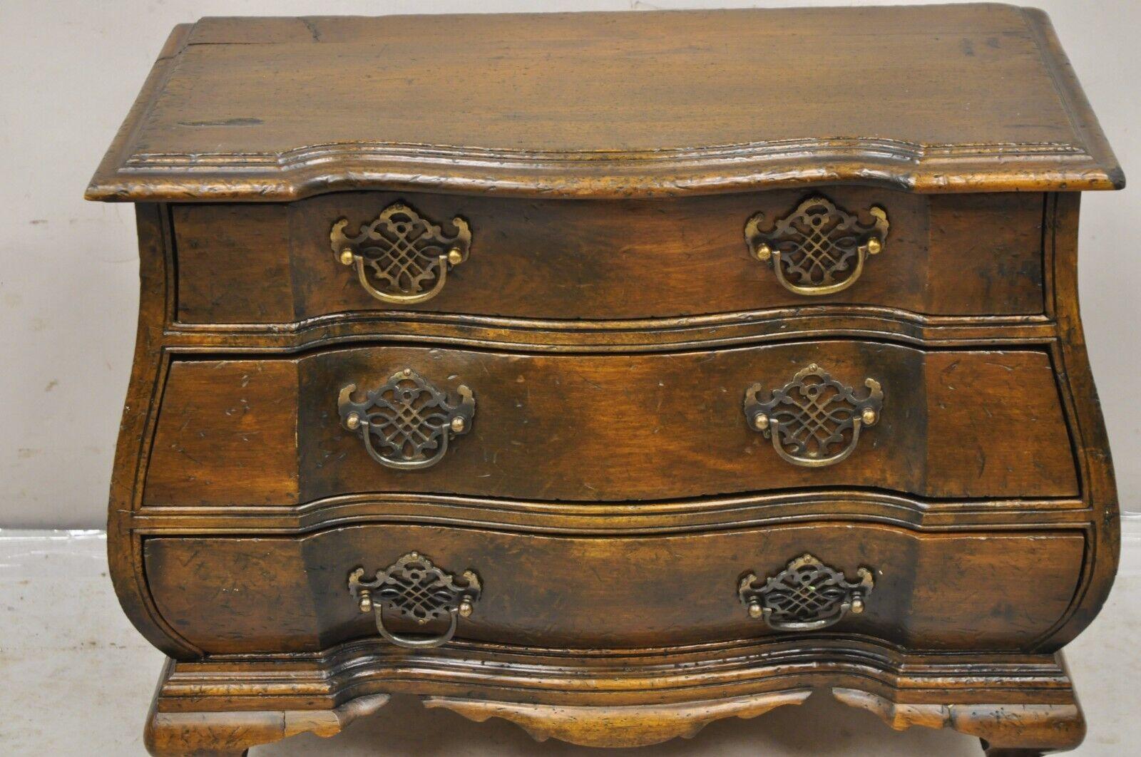 Chippendale Petite Vintage European Rustic Style 3 Drawer Bombe Commode Jewelry Chest For Sale