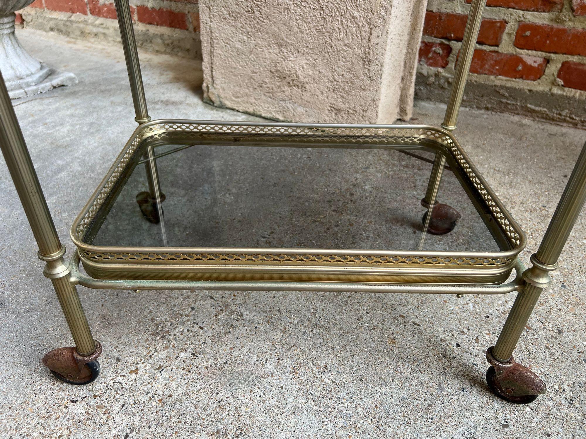 PETITE Carrello bar pasticceria francese d'epoca Vassoio in vetro d'ottone Carrello da portata in vendita 2
