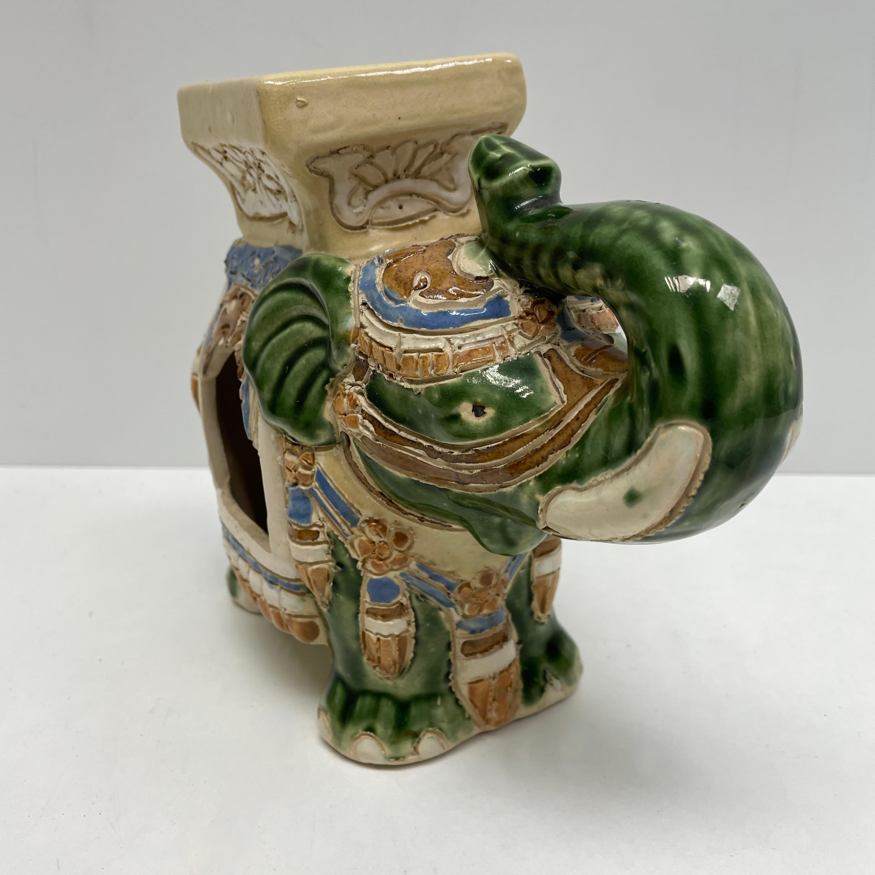 Petite Vintage Hollywood Regency Chinese Ceramic Elephant Candle Fragrance Lamp In Good Condition In Nuernberg, DE