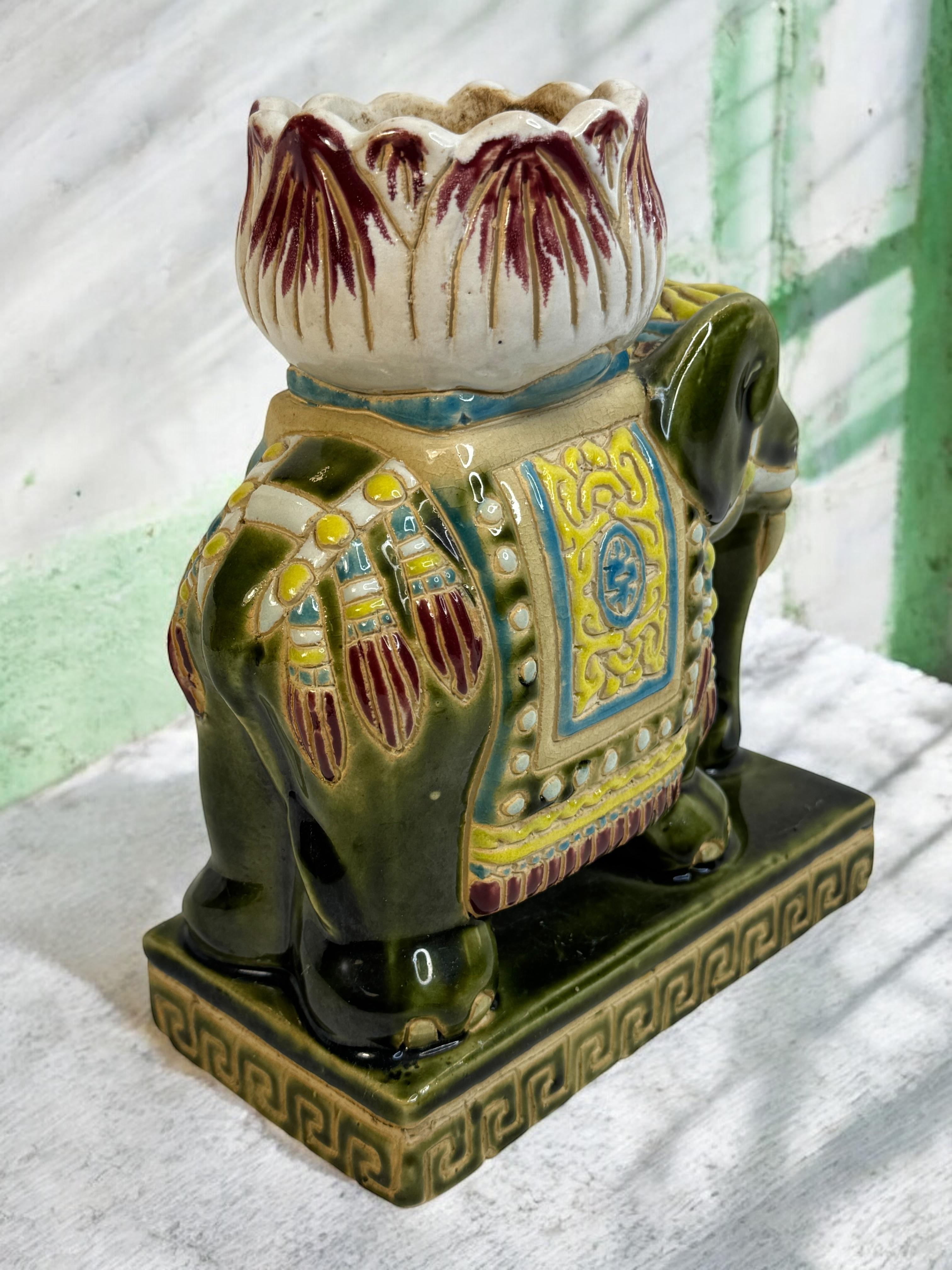 Petite Vintage Hollywood Regency Chinese Elephant Flower Pot, anni '60 in vendita 3