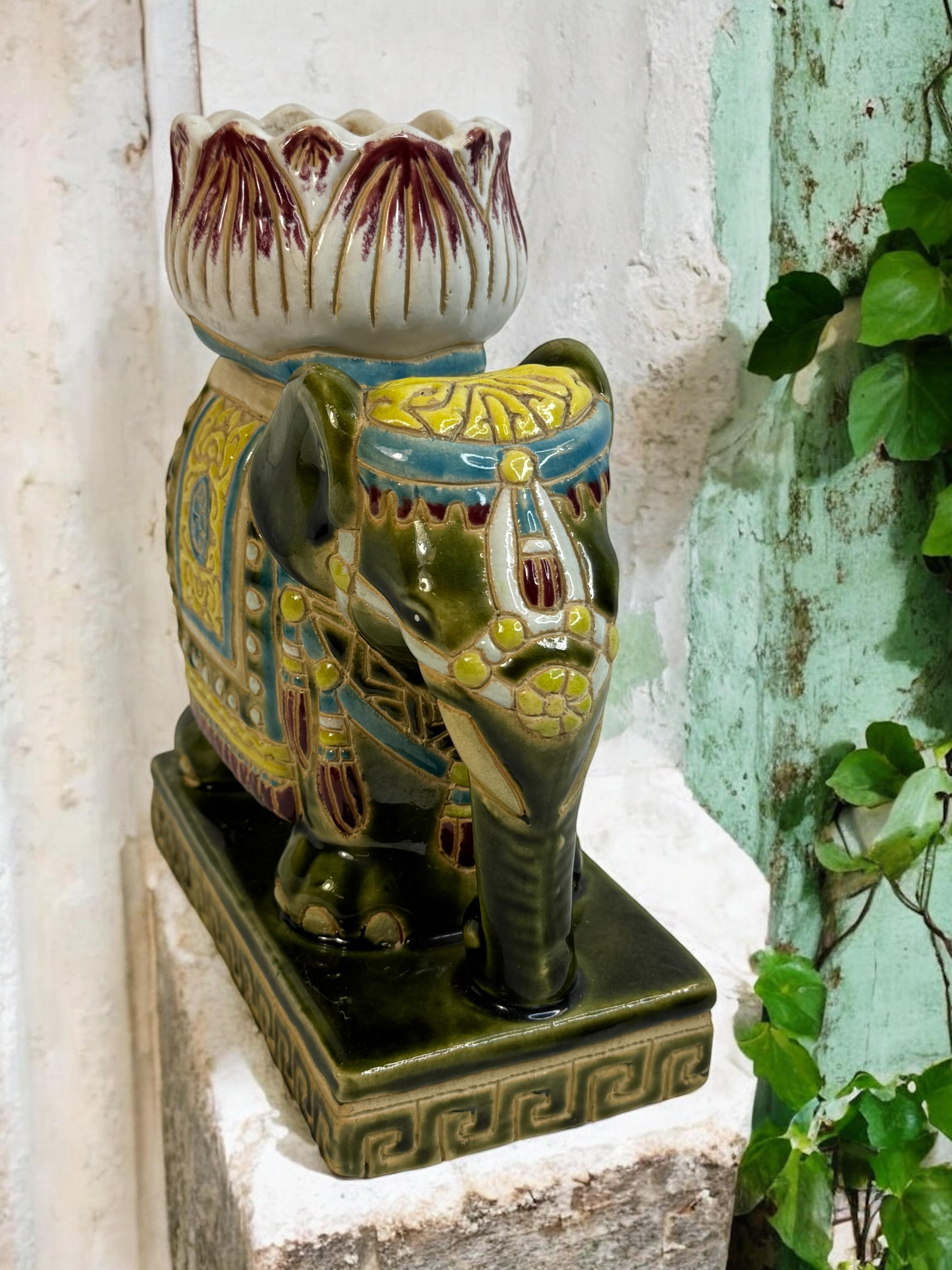 Petite Vintage Hollywood Regency Chinese Elephant Flower Pot, anni '60 in vendita 5