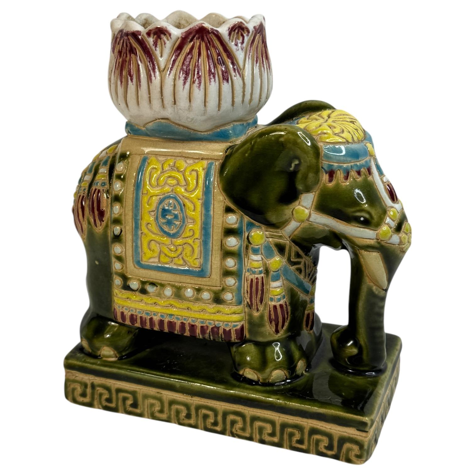 Tedesco Petite Vintage Hollywood Regency Chinese Elephant Flower Pot, anni '60 in vendita