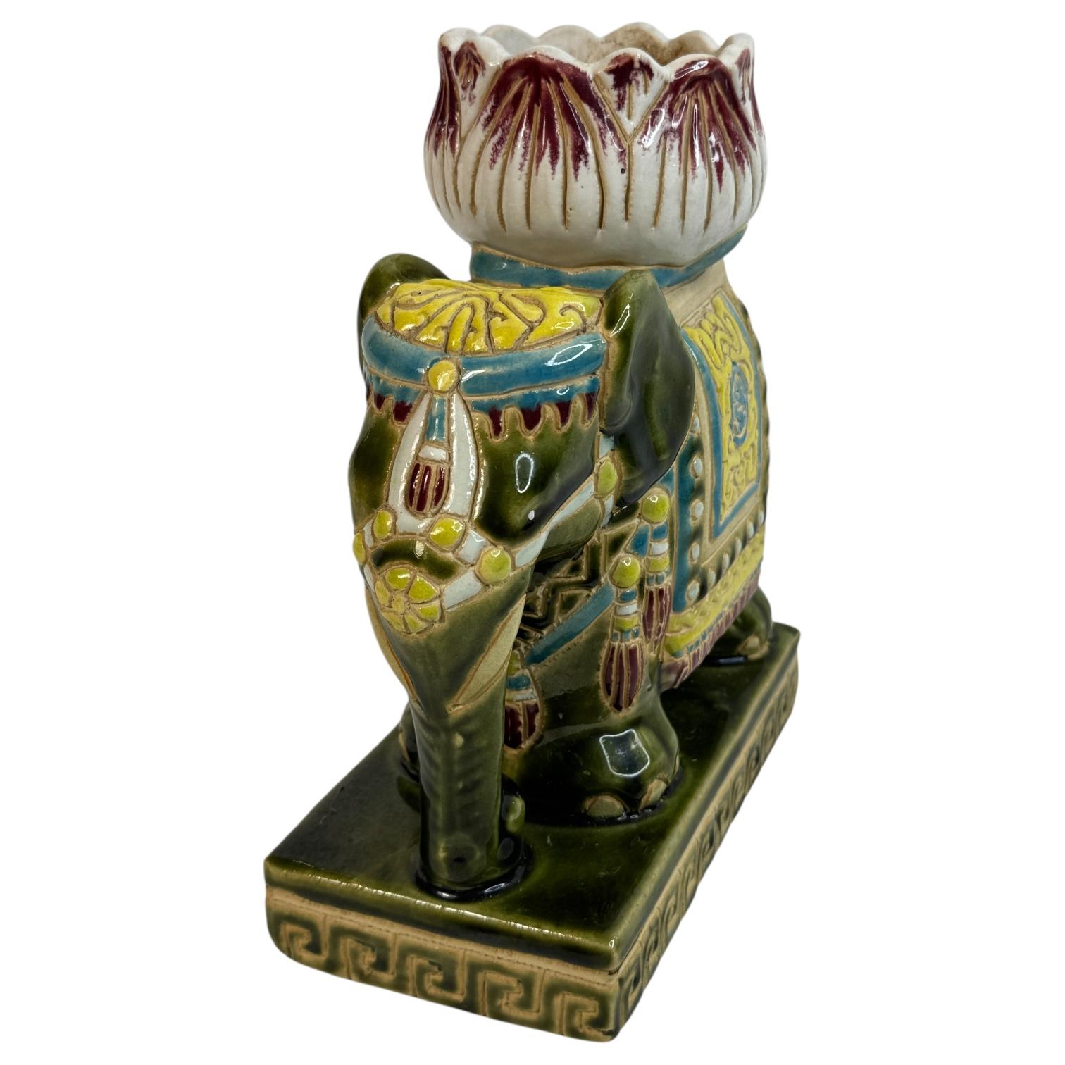 Petite Vintage Hollywood Regency Chinese Elephant Flower Pot, anni '60 In condizioni buone in vendita a Nuernberg, DE