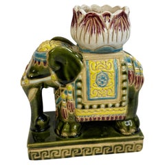 Pequeña maceta vintage Hollywood Regency con elefante chino, años 60