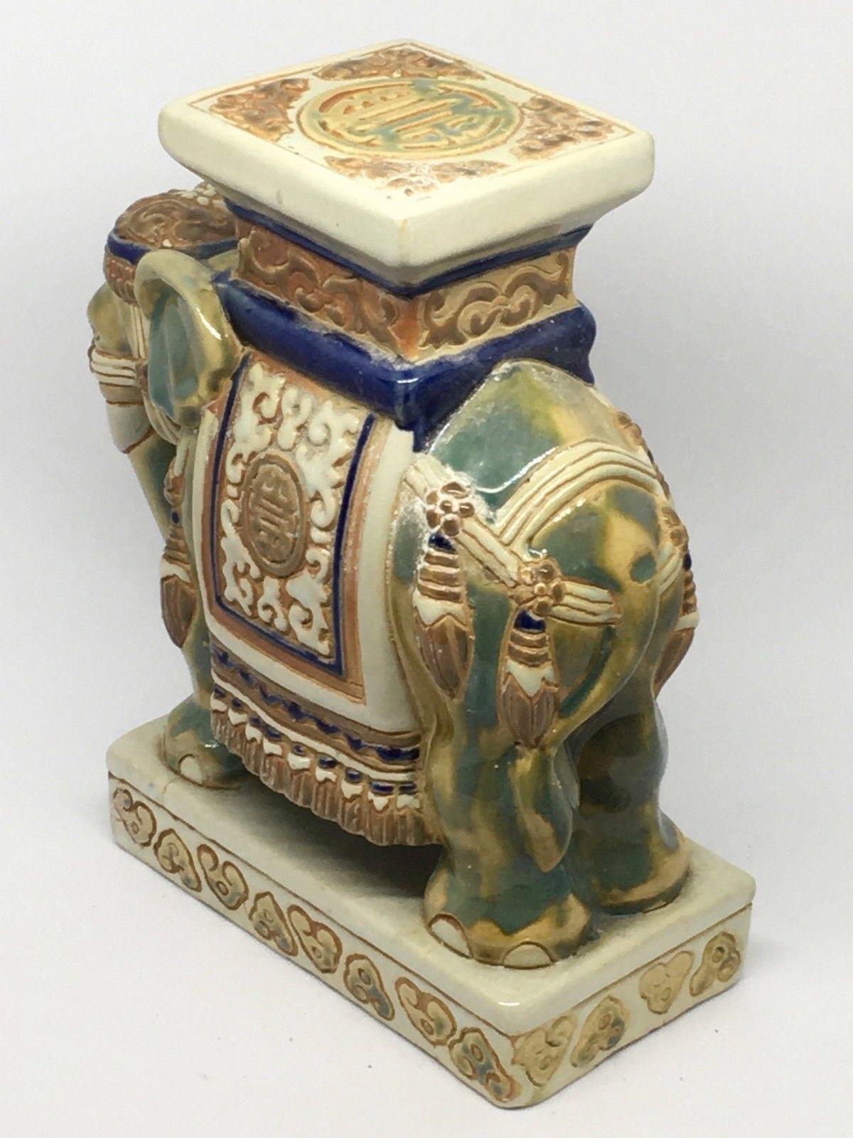 Petite Vintage Hollywood Regency Chinese Elephant Flower Pot Stand In Good Condition In Nuernberg, DE