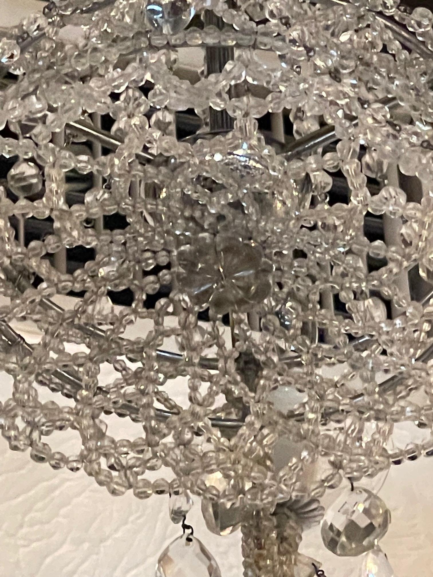 Italienischer 3-Licht-Kronleuchter aus Kristall mit Perlen im Vintage-Stil (Metall) im Angebot