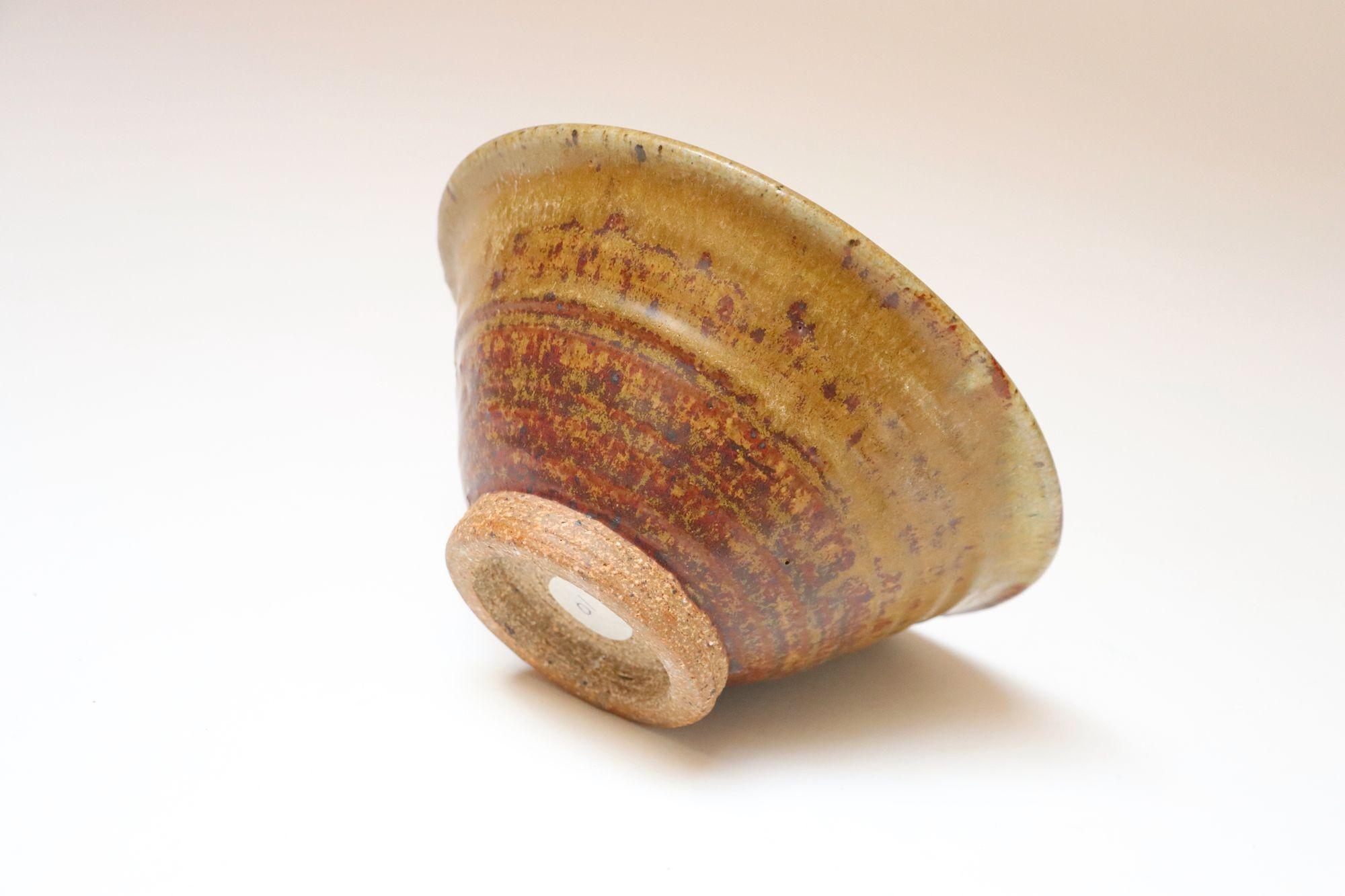 Kleine ockerfarbene Studio Pottery Schale von Deanna Nichols im Zustand „Gut“ im Angebot in Brooklyn, NY