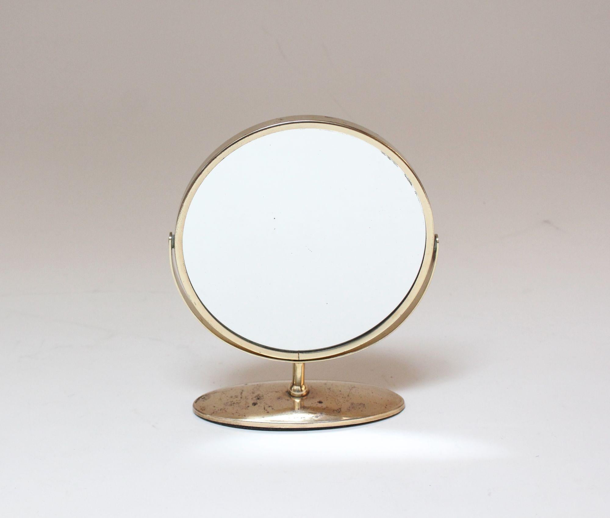 Petite Vintage Laiton poli Miroir de chevet en verre double face pivotant en vente 11
