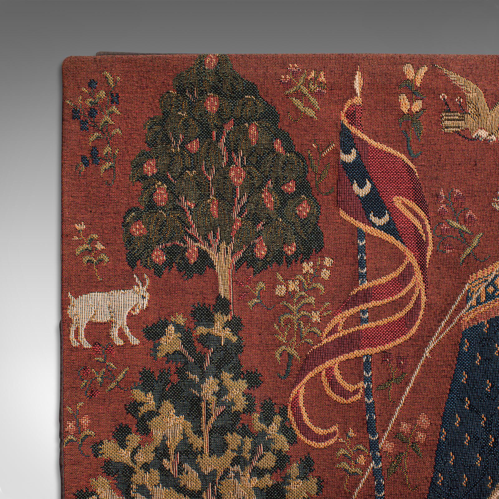 Textile Petite tapisserie française vintage, tapisserie à l'aiguille suspendue, La femme et l'une des licornes en vente