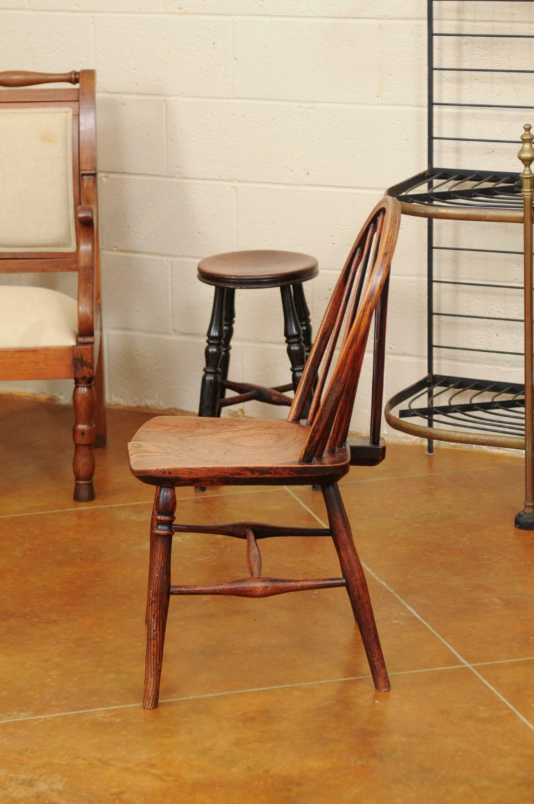Petite Windsor Side Chair in Oak, England, circa 1890 For Sale 2