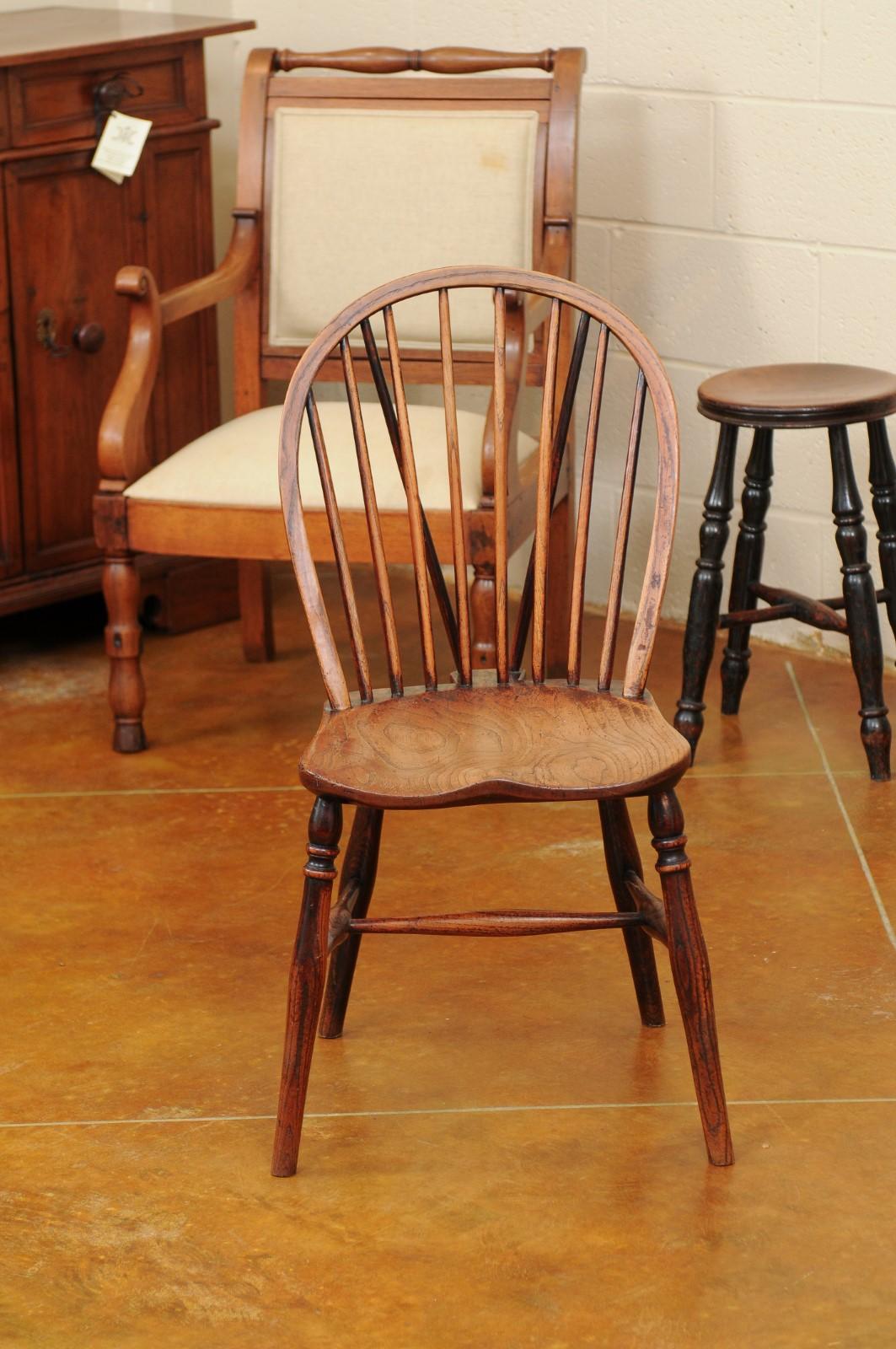 Petite Windsor Side Chair in Oak, England, circa 1890 For Sale 4