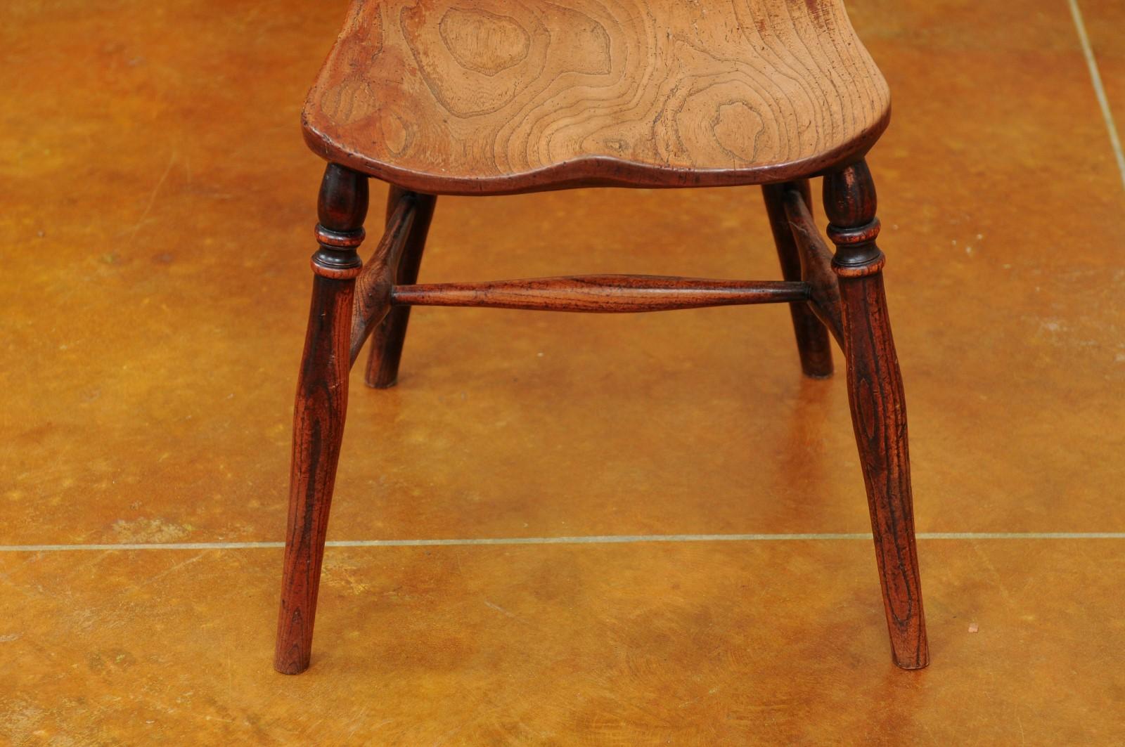 Petite chaise d'appoint Windsor en chêne, Angleterre, datant d'environ 1890 en vente 7