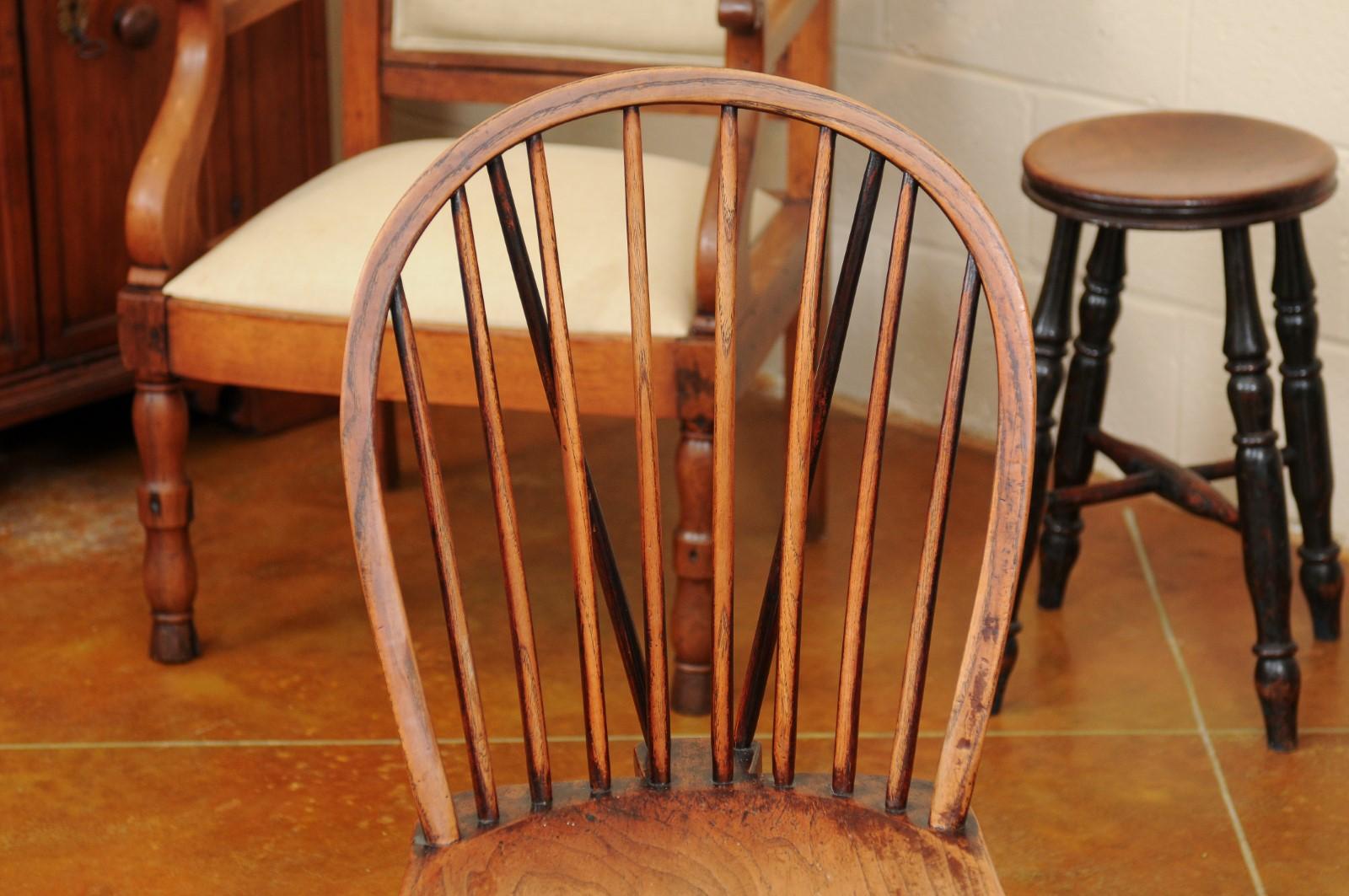 Petite Windsor Side Chair in Oak, England, circa 1890 For Sale 6