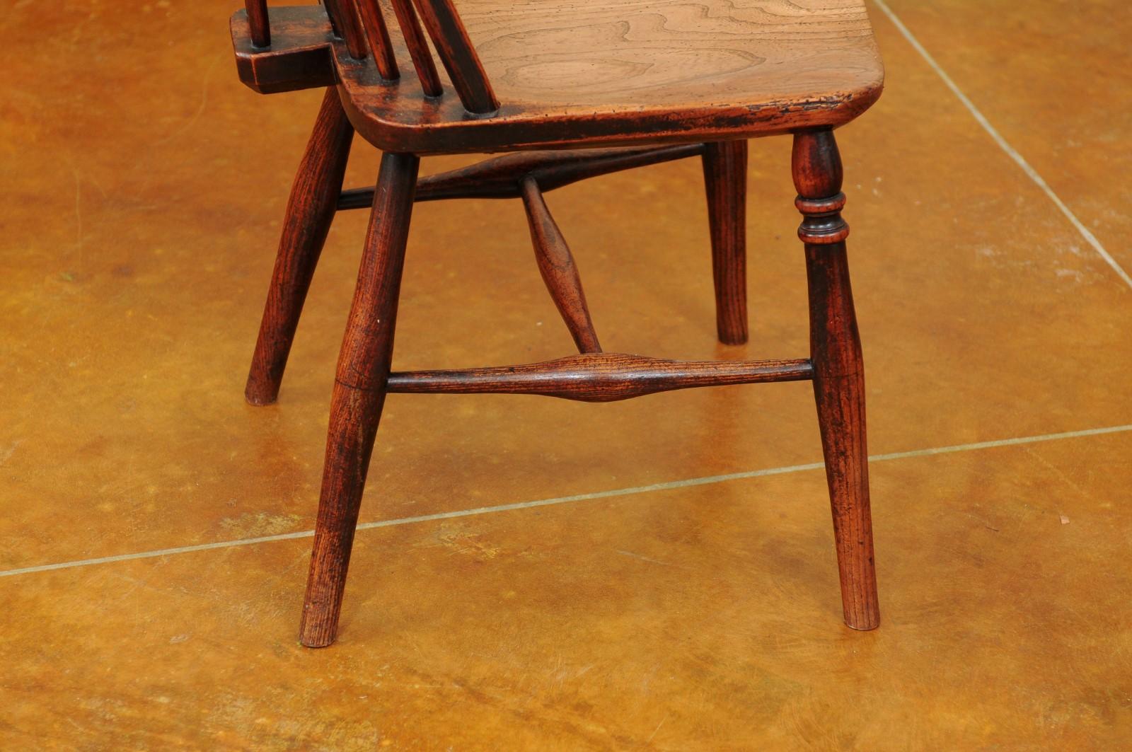 Petite chaise d'appoint Windsor en chêne, Angleterre, datant d'environ 1890 en vente 1