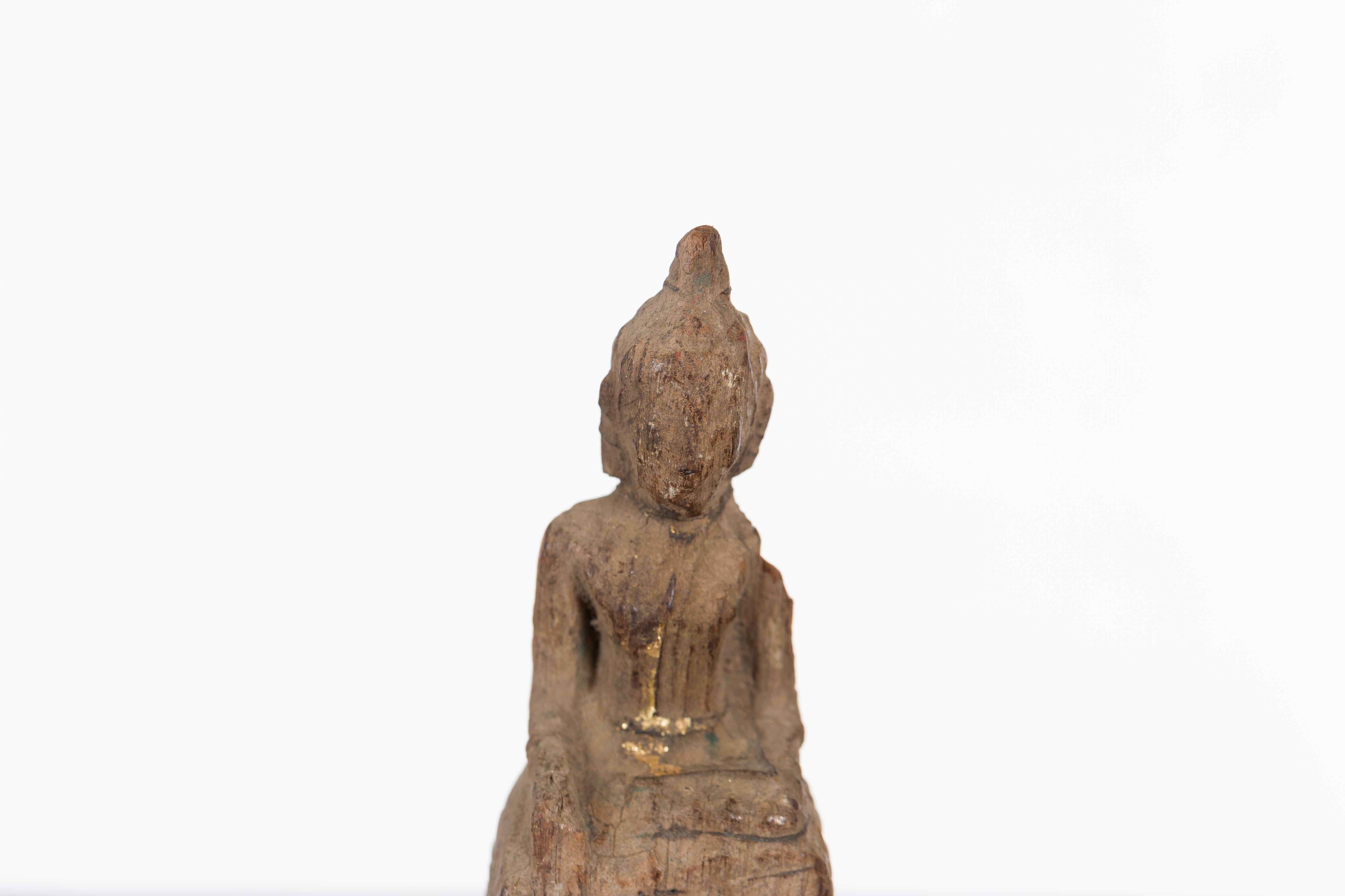 Thailändische Buddha-Skulptur aus Holz aus der Ayutthaya-Periode mit Bhumisparsha Mudra 6