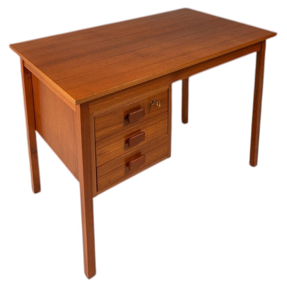 Petit bureau d'écrivain par Faarup Møbelfabrik Attribué à Ib Kofod-Larsen, années 1980