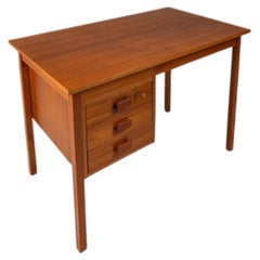 Petit bureau d'écrivain par Faarup Møbelfabrik Attribué à Ib Kofod-Larsen, années 1980