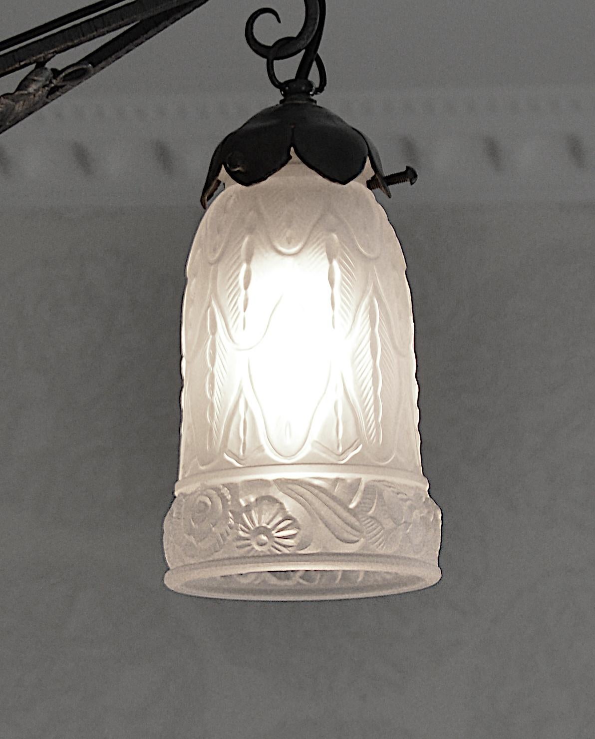 Frosted Petitot Art Deco Wrought-Iron Chandelier, 1920 For Sale