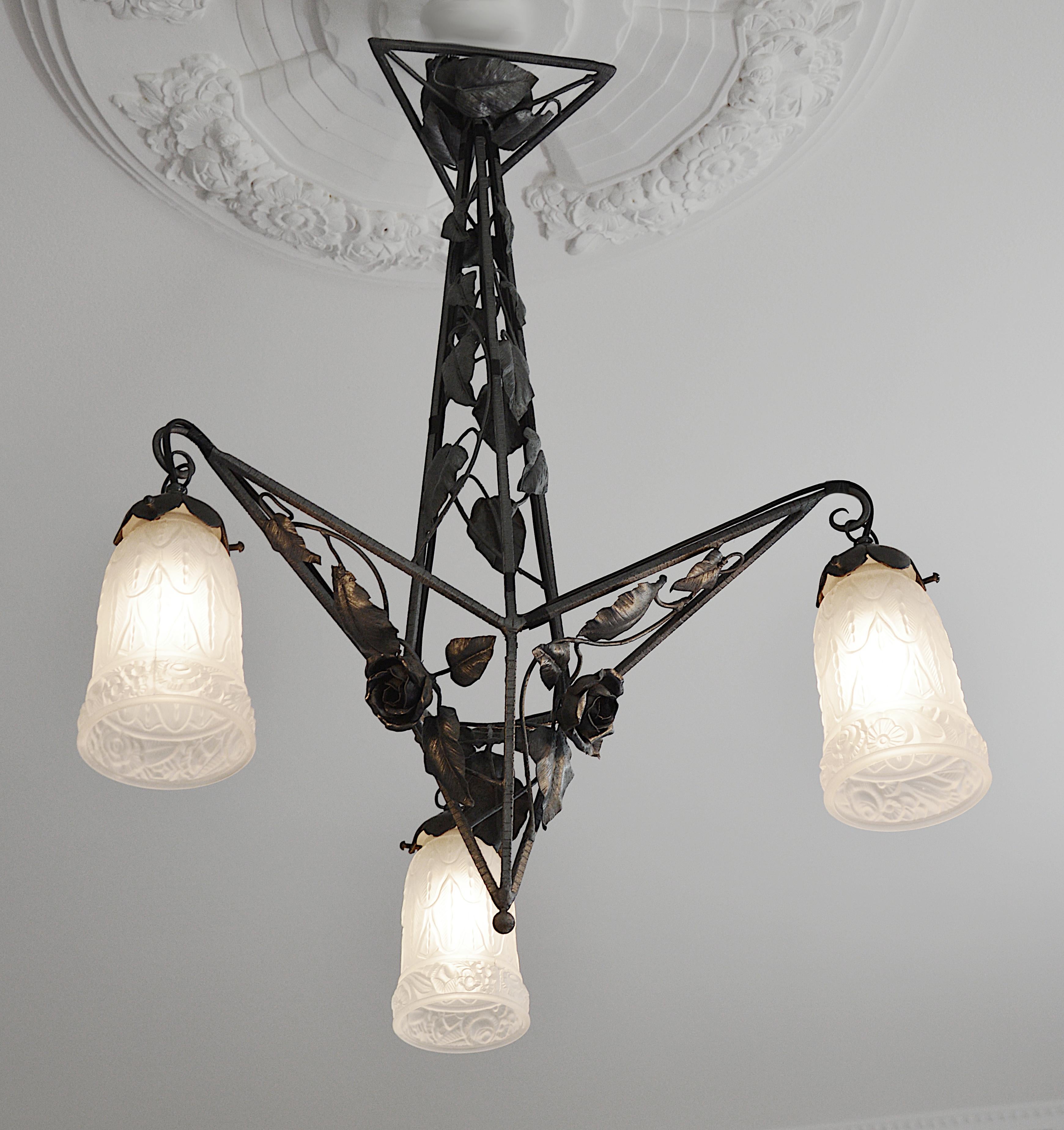 Petitot Art Deco Wrought-Iron Chandelier, 1920 For Sale 2
