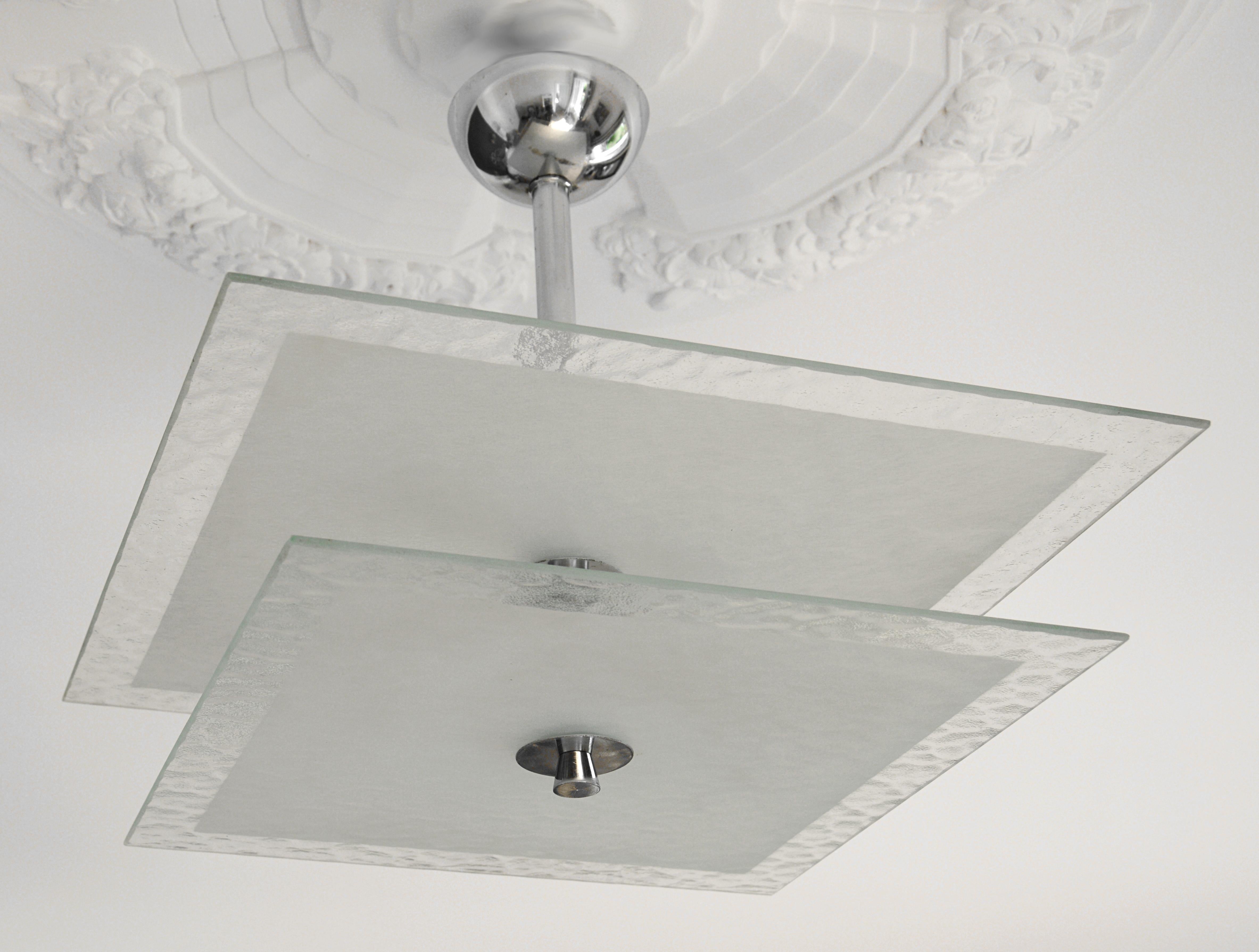 Lampadario francese Modernista Art Deco PETITOT, 1920 In condizioni buone in vendita a Saint-Amans-des-Cots, FR