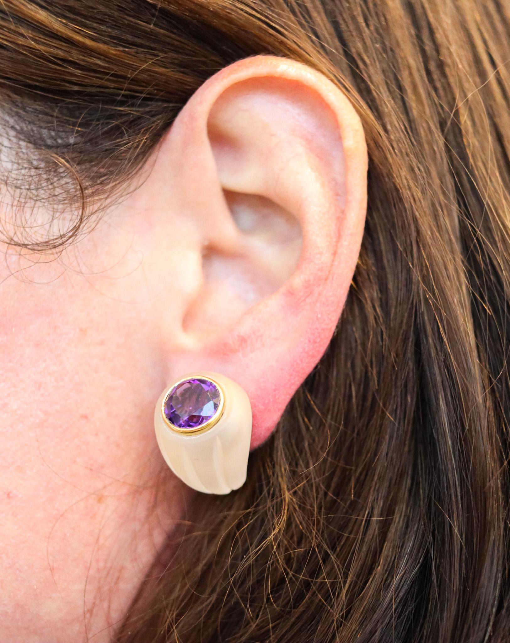 PETOCHI Clips d'oreilles en or jaune 18 carats avec améthystes rondes en vente 1