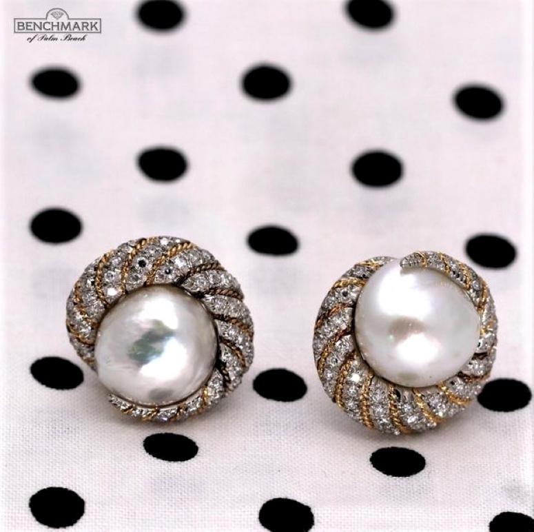 Petochi Yellow and White Gold Earrings with Diamonds and South Sea Pearls In Good Condition In Palm Beach, FL