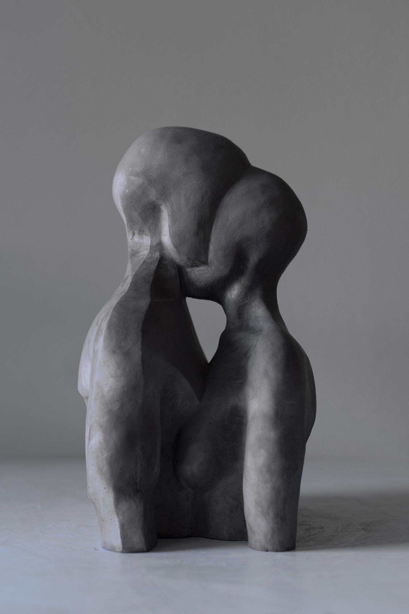 Boolean, sculpture figurative contemporaine originale - Sculpture de Petr Zaytsev