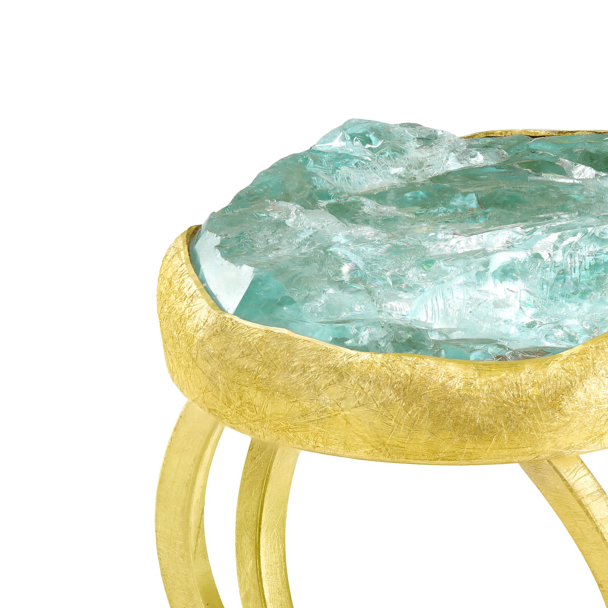 Non taillé Bague Petra Class 16,70 carats aigue-marine brute en or jaune 22 carats, unique en son genre en vente