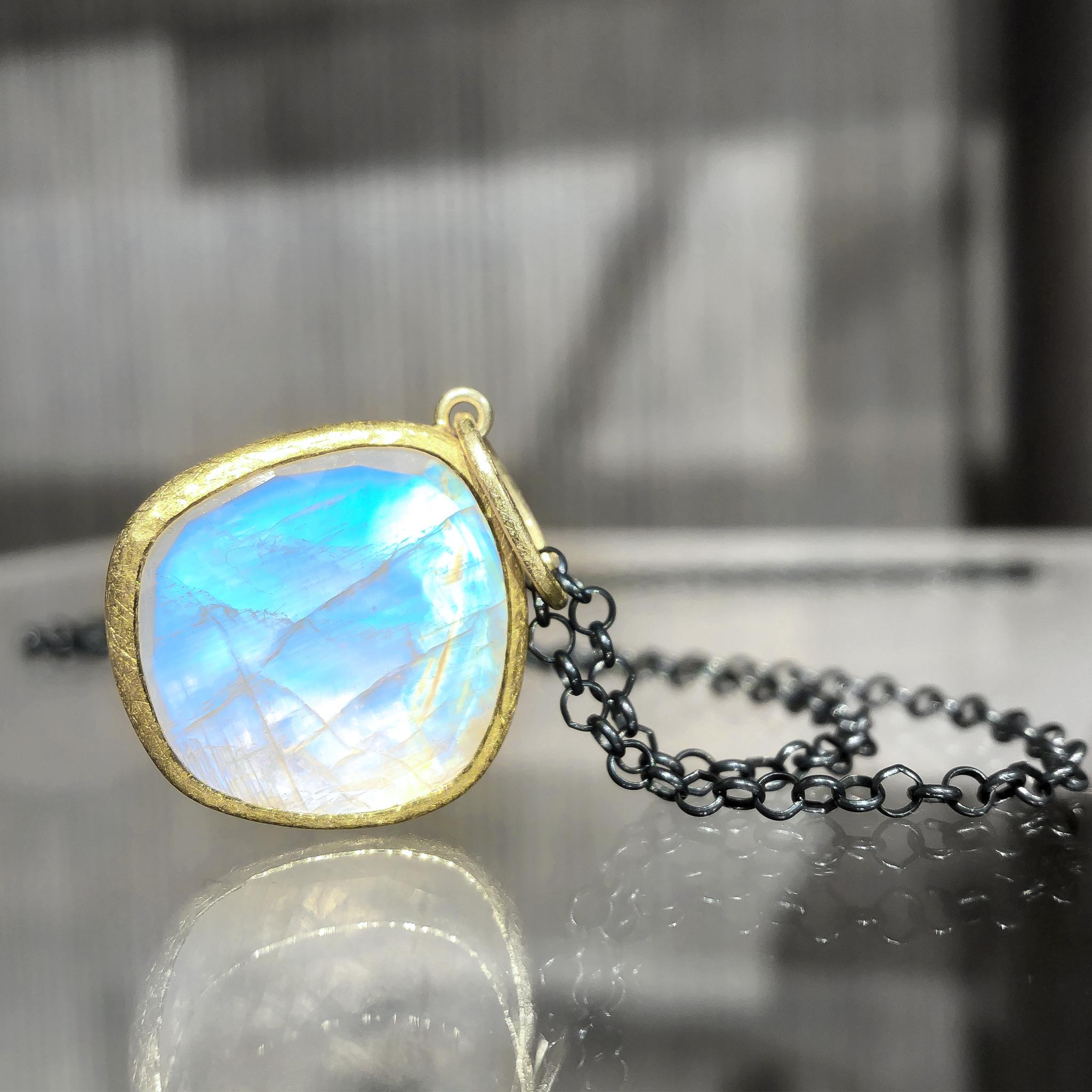 Artist Petra Class Faceted Rainbow Moonstone One of a Kind 22k Gold Pendant Necklace