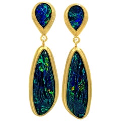 Petra Class Fiery Multicolored Opal Doublet One of a Kind Framed Drop Ohrringe