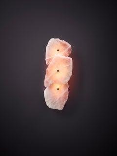Contemporary Unique Form Triple Rose Pink Quartz Sconce von Christopher Boots