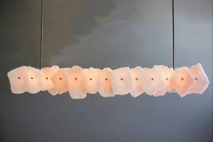 Christopher Boots, "Petra II Linear", lampadario (900, fetta di quarzo chiaro)