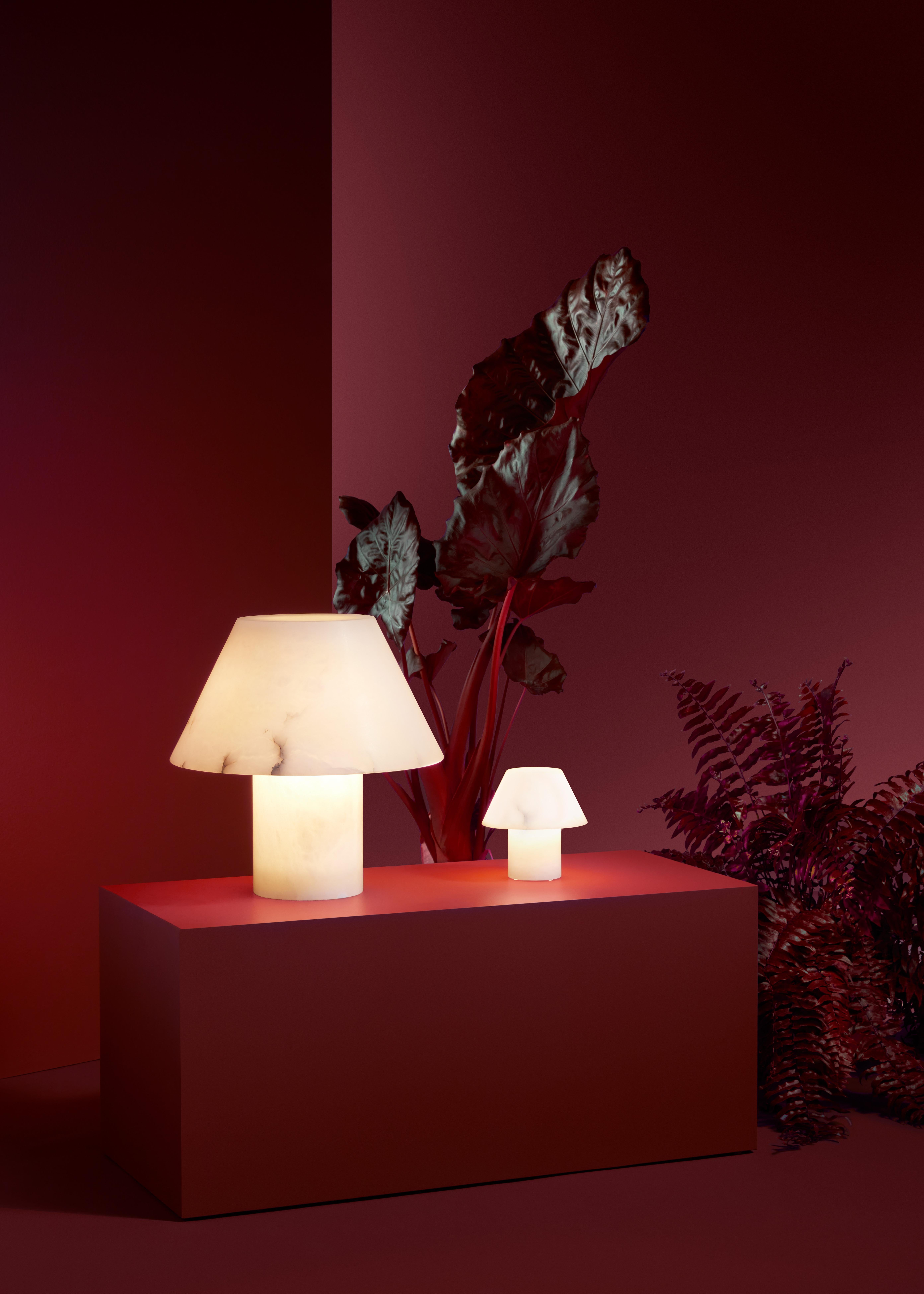 Mid-Century Modern Petra M Me Table Lamp in Alabaster by Jordi Veciana 2020 For Sale