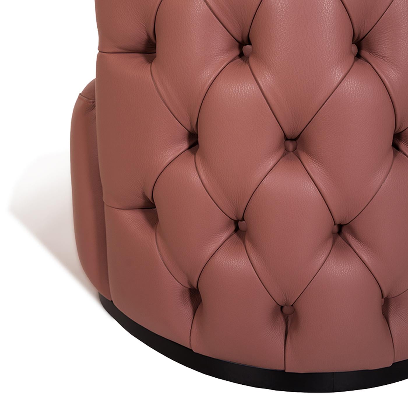 XXI secolo e contemporaneo Poltrona capitonnè Petra in pelle rosa di Mantellassi 1926 in vendita