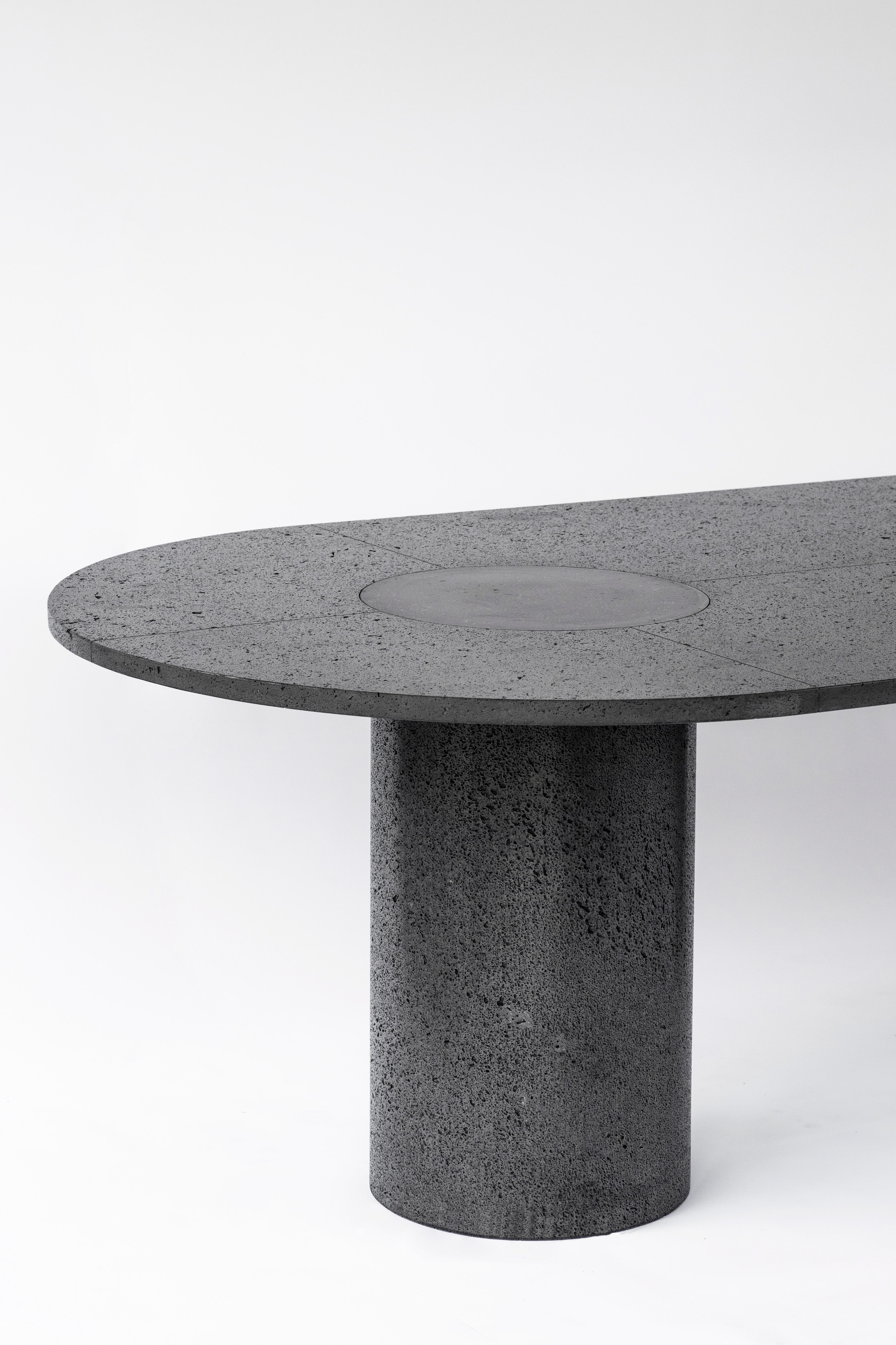 Minimalist Petra Table by Peca For Sale