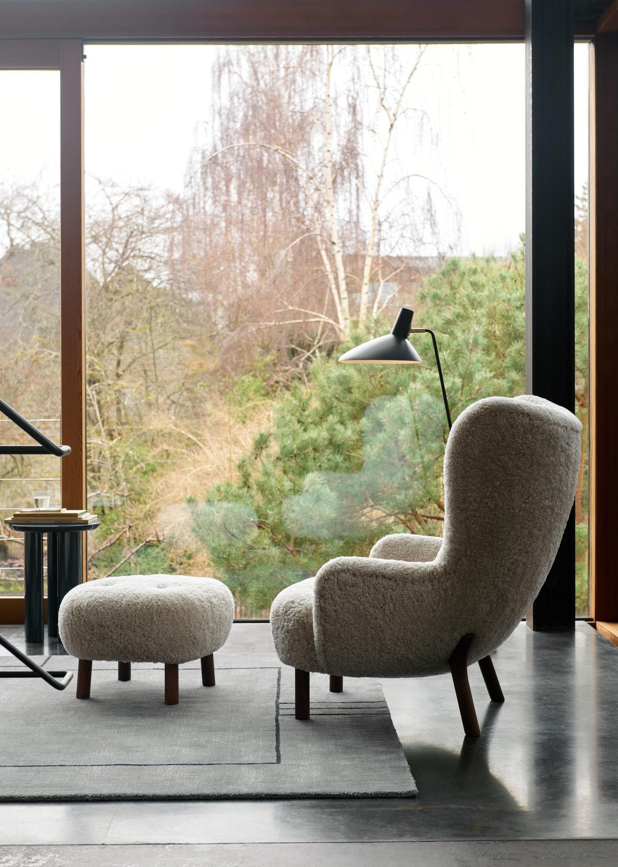 Petra VB3 Lounge Chair-Sheepskin Moonlight & Walnut- Viggo Boesen for &Tradition For Sale 2