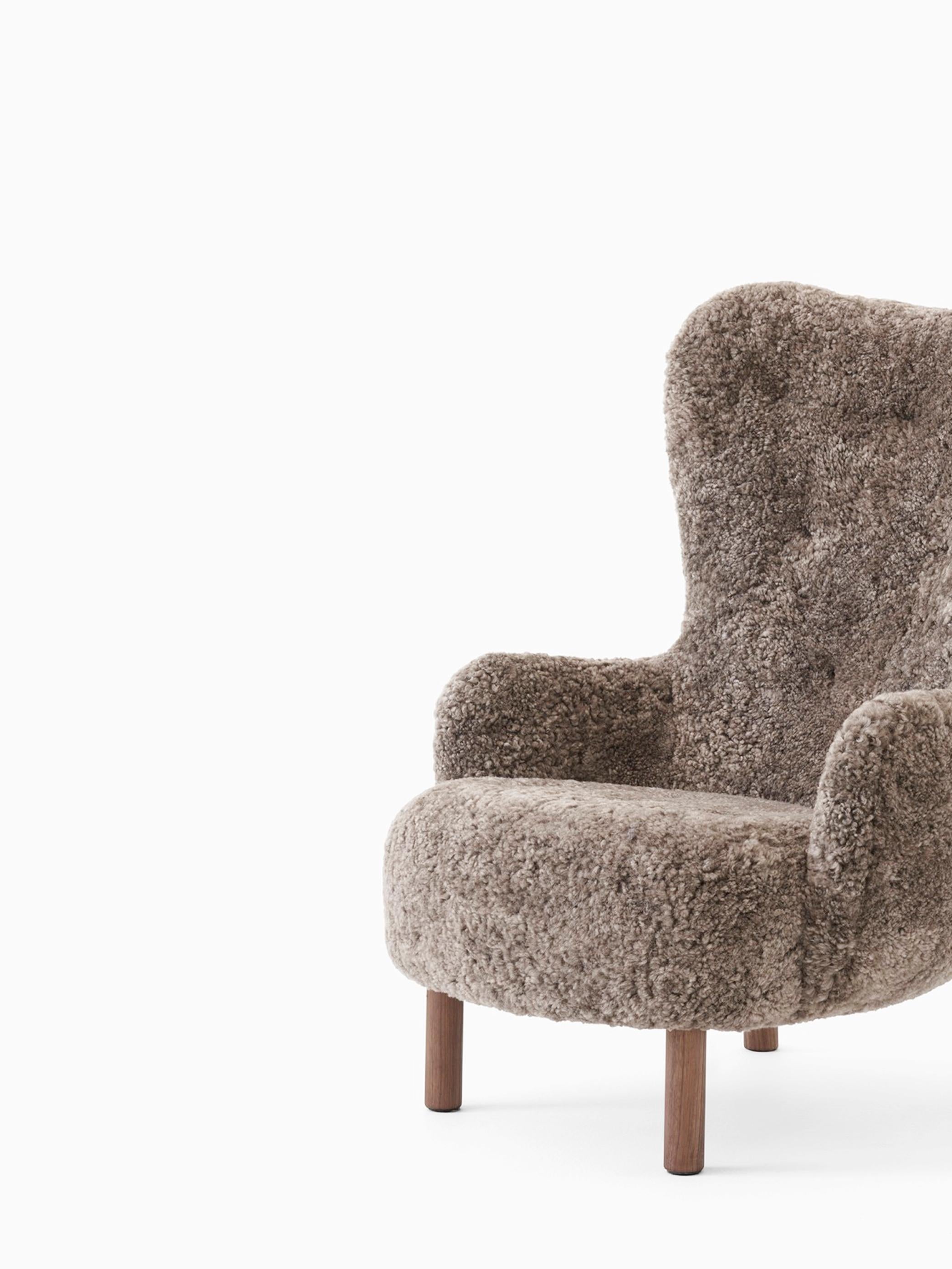 Petra VB3 Loungesessel aus Schafsleder Sahara und Nussbaumholz- Viggo Boesen für &Tradition (Geölt) im Angebot