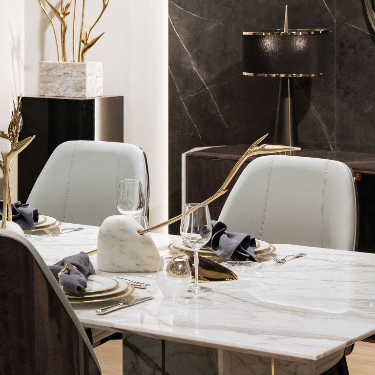 Portoghese Scultura floreale Pétrea I - Perfetto centrotavola e elemento decorativo in vendita