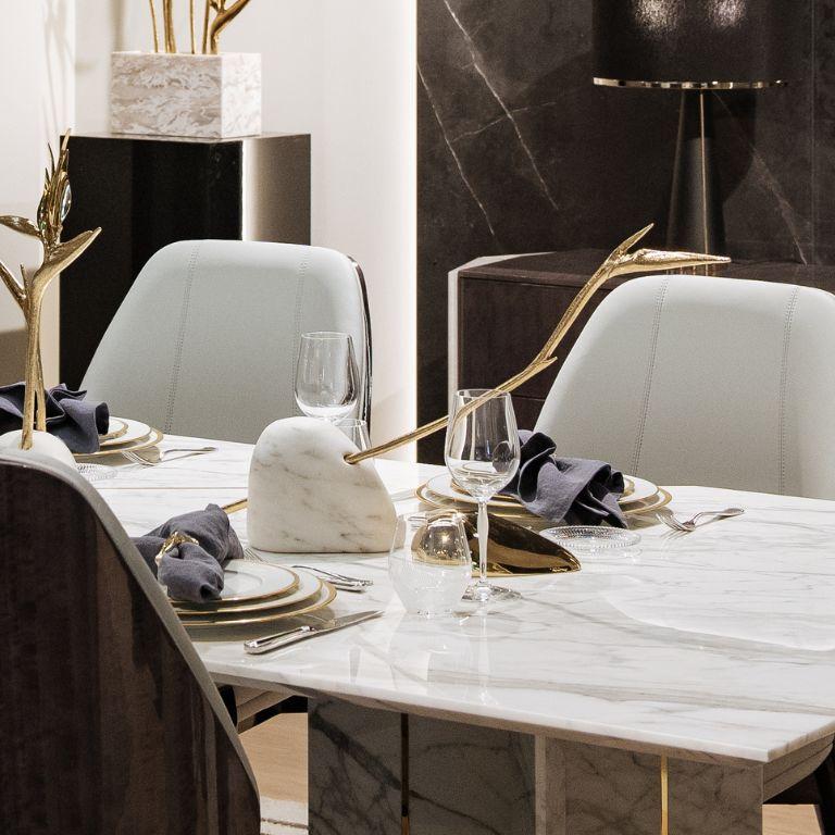 Fait main Pétrea I - Sculpture organique en marbre et laiton, beau centre de table  en vente