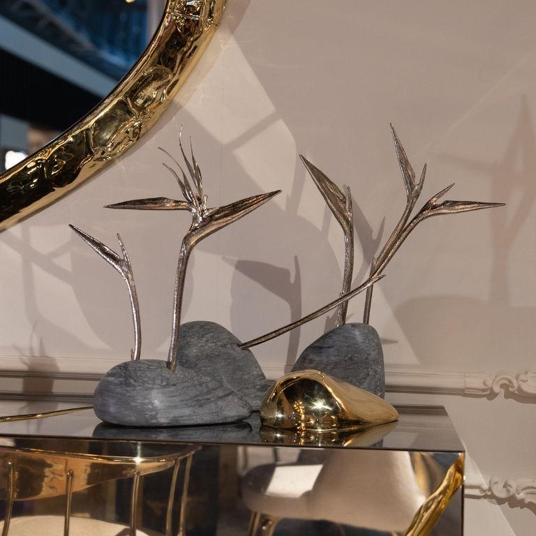 Pétrea I - Centre de table floral sculptural en Botticino et finition nickel Neuf - En vente à Porto, PT