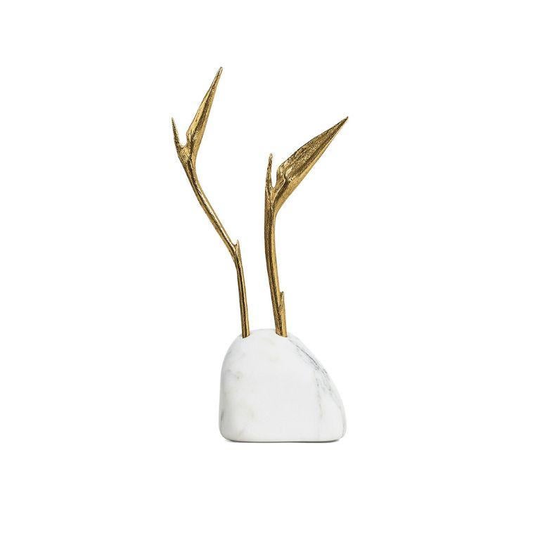 Pétrea II - Organic sculpture in marble and brass, beautiful centerpiece For Sale 1