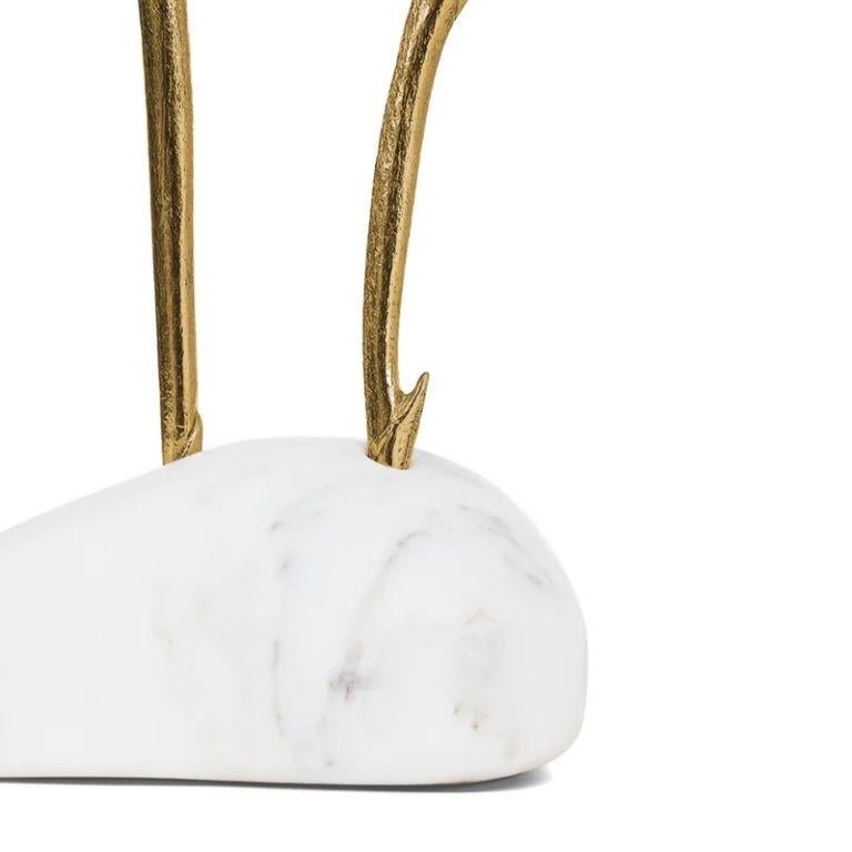 Organique Pétrea III – Nature-Inspired Marble and Gold Sculpture en vente