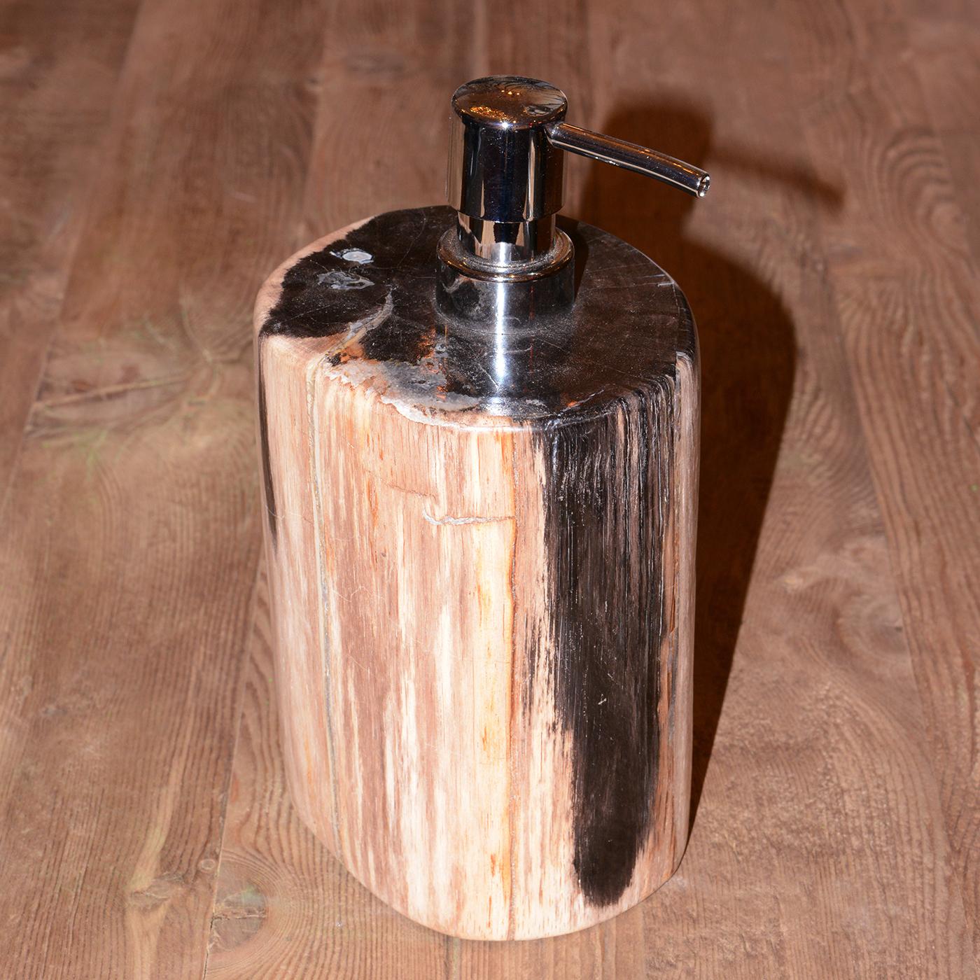 Petrified Wood A Soap Dispenser In New Condition For Sale In Paris, FR