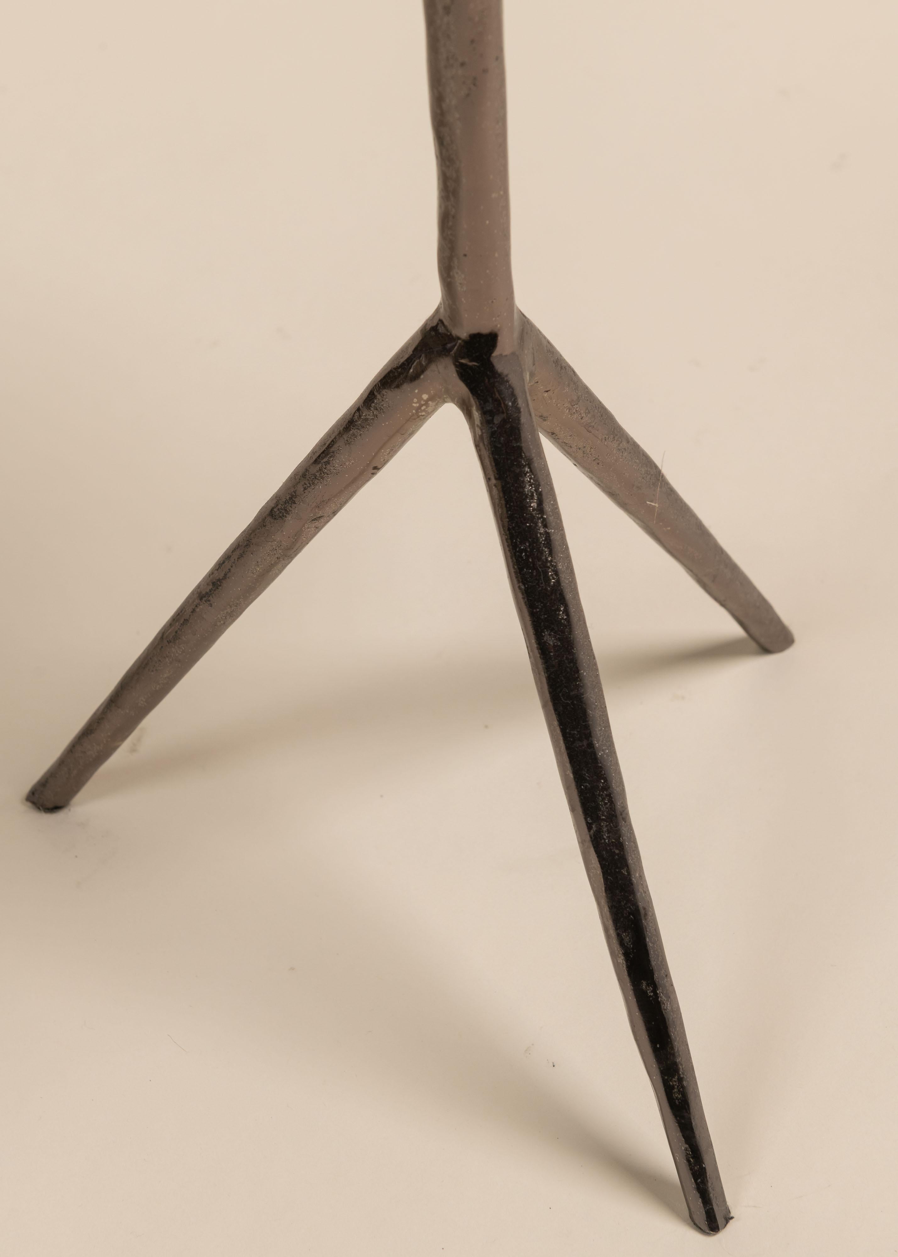 Petrified Wood and Iron Tripod Side Table, Contemporary (amerikanisch) im Angebot