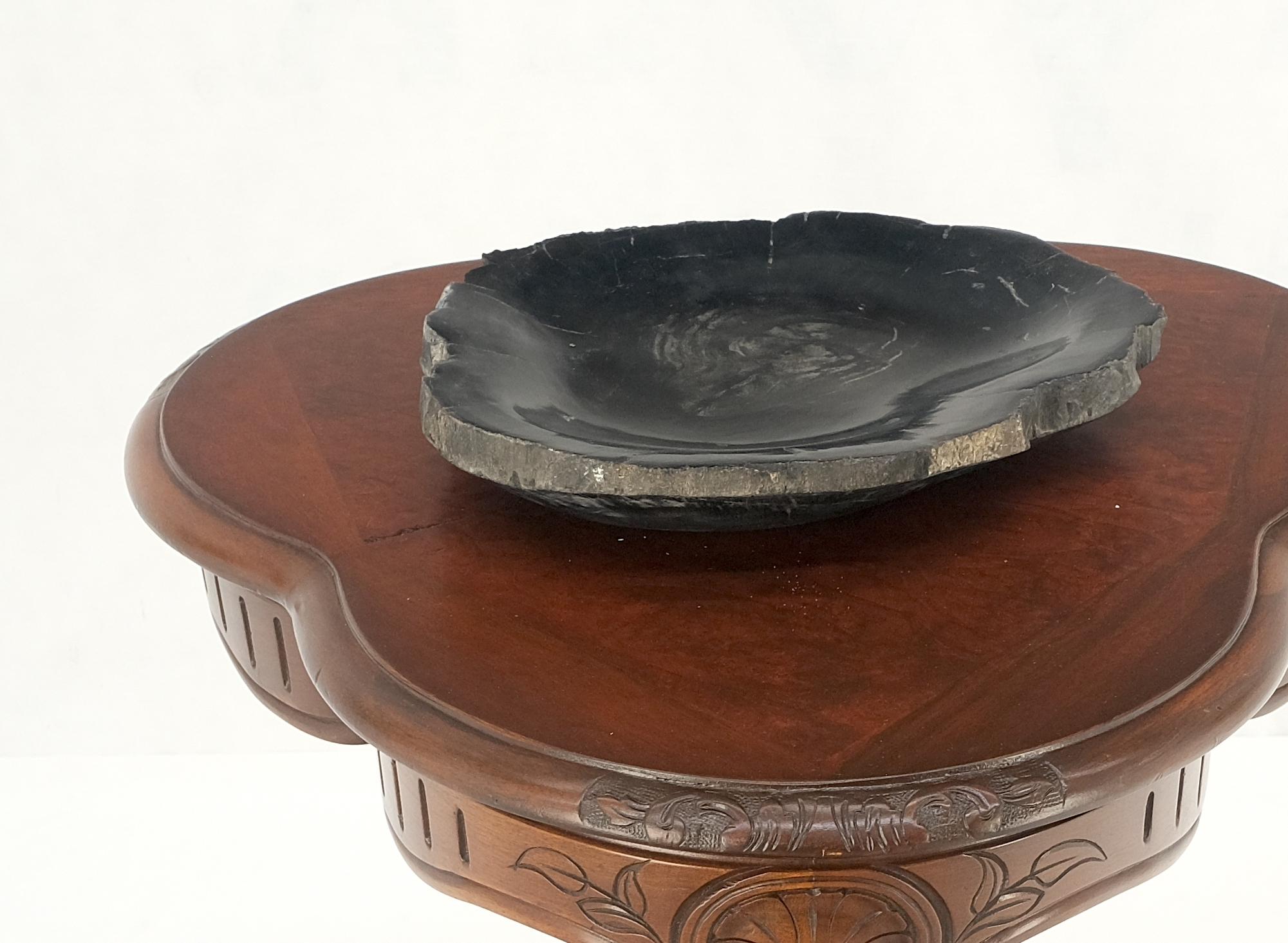 Petrified Wood Round Shape Solid Black Round Bowl Dish Large Plate Ashtray For Sale 3