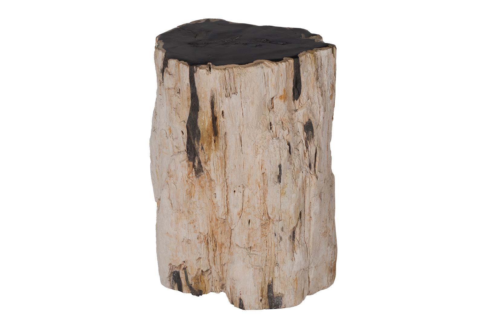 This piece is a part of Brendan Bass’s one-of-a-kind collection, Le Monde. French for “The World”, the Le Monde collection is made up of rare and hard to find pieces curated by Brendan from estate sales, brocantes, and anywhere beautiful pieces can