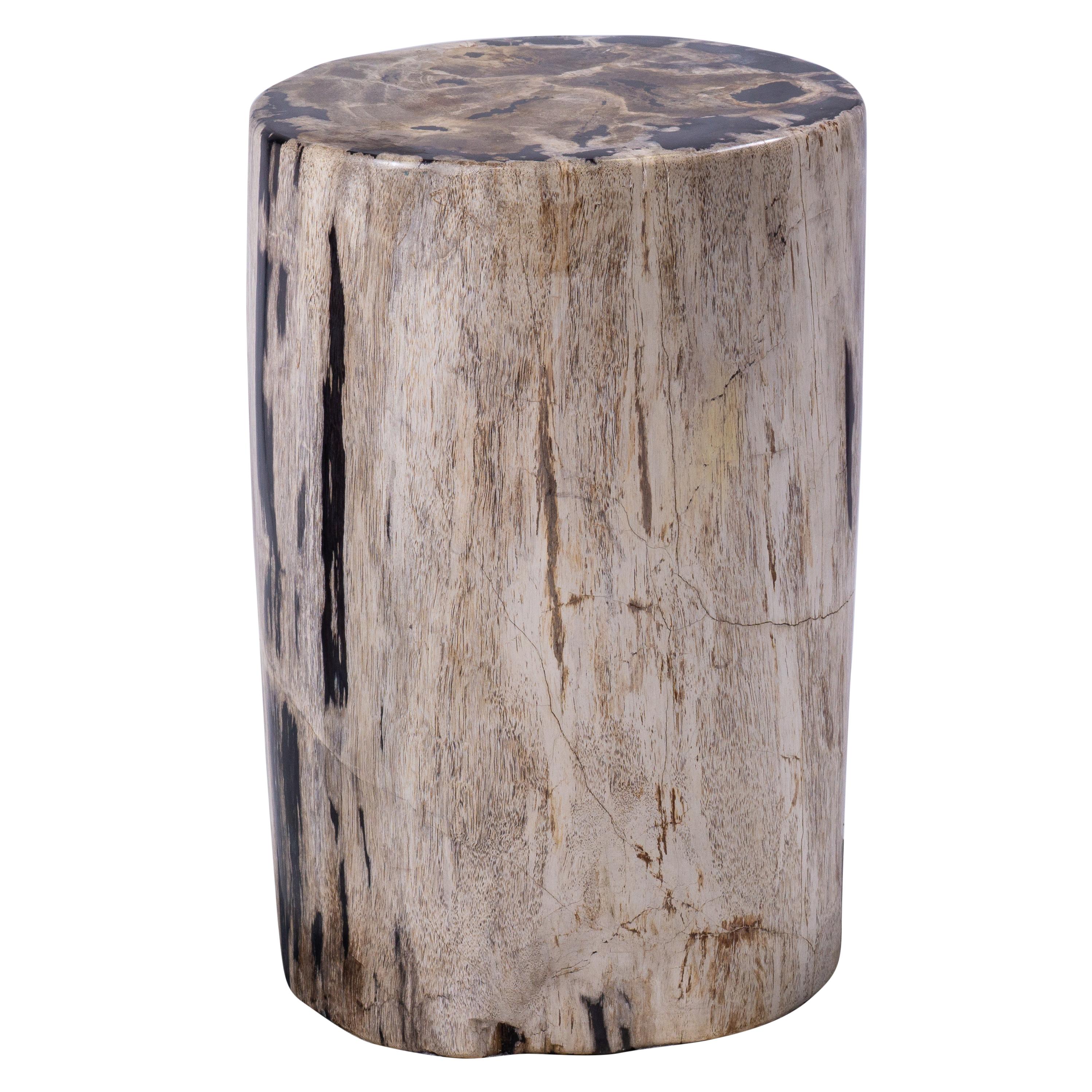 Poli Table d'appoint beige grès pétrifié avec accents noirs en vente